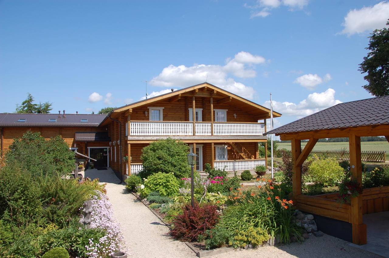 Фотографии гостевых домов. Гостевой домик для дачи. Мими абхазия. Фотографии гостевых домов. Гостевые домики парадиз новый афон.